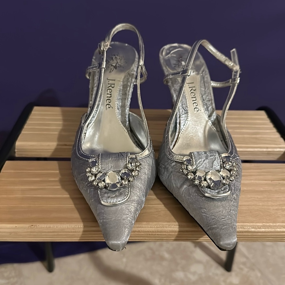 J. Renee vintage shoes with crystal Women’s size 7M